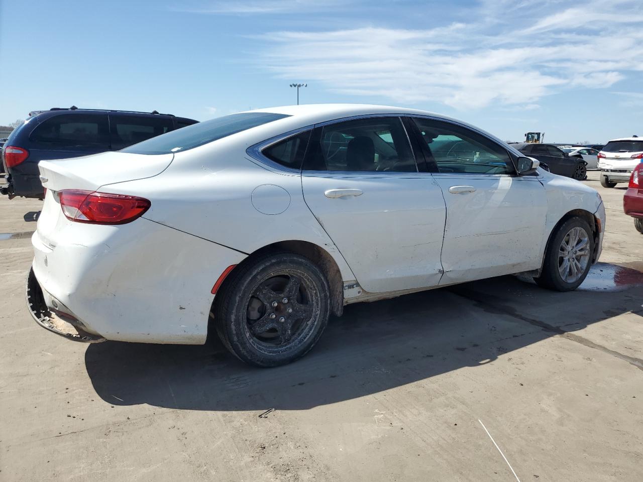2016 Chrysler 200 - Image 3