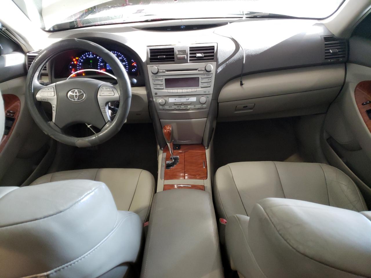2010 Toyota Camry - Image 8
