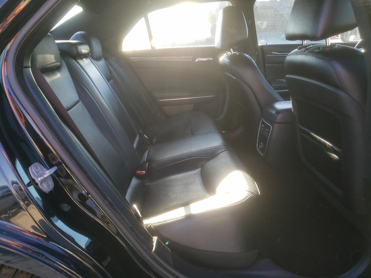 2012 Chrysler 300 - Image 10