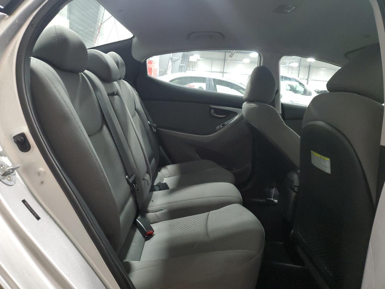 2015 Hyundai Elantra - Image 10