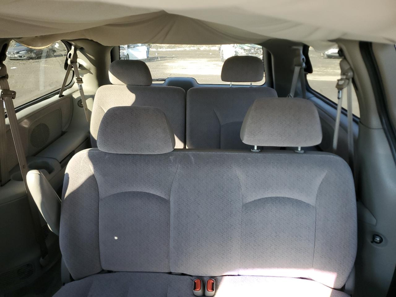 2001 Dodge Caravan - Image 10