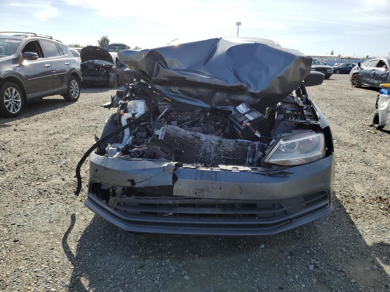 2016 Volkswagen Jetta - Image 5