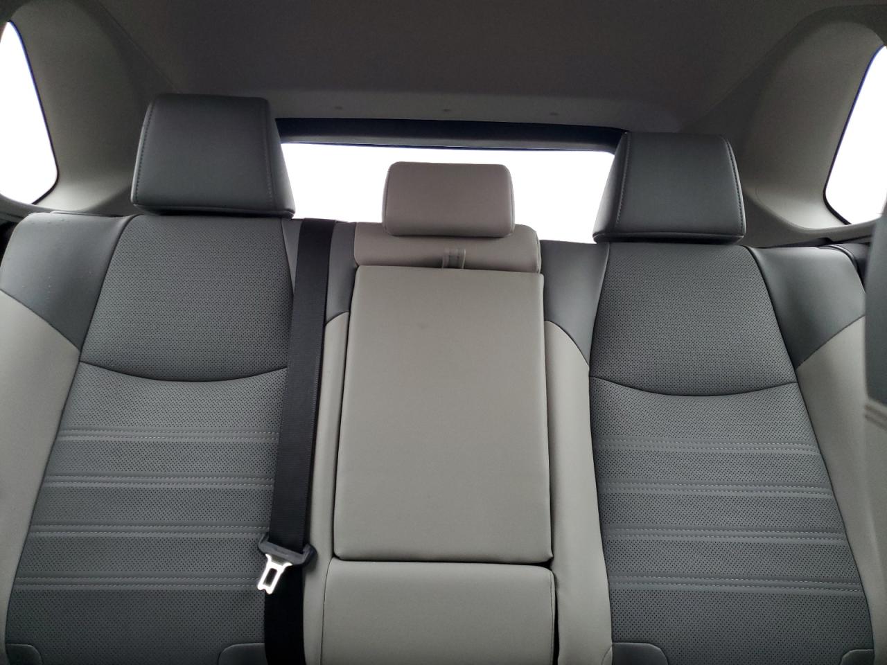 2023 Toyota RAV 4 - Image 10