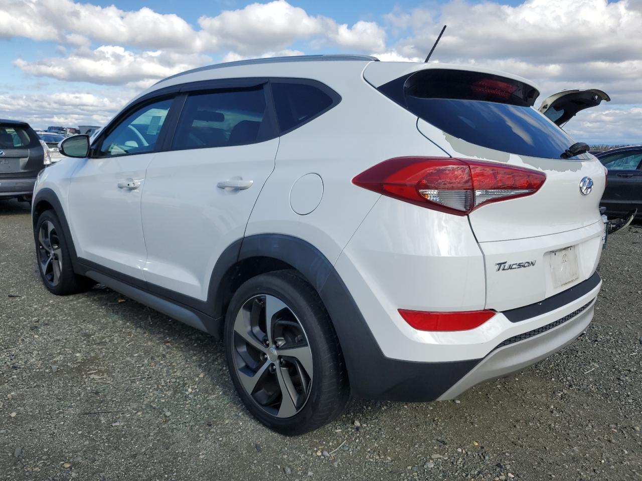 2017 Hyundai Tucson - Image 2