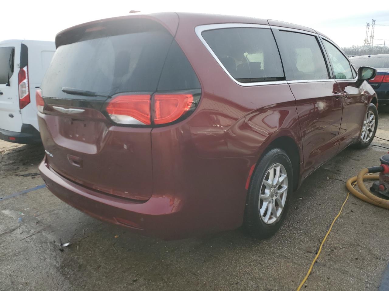 2017 Chrysler Pacifica - Image 3