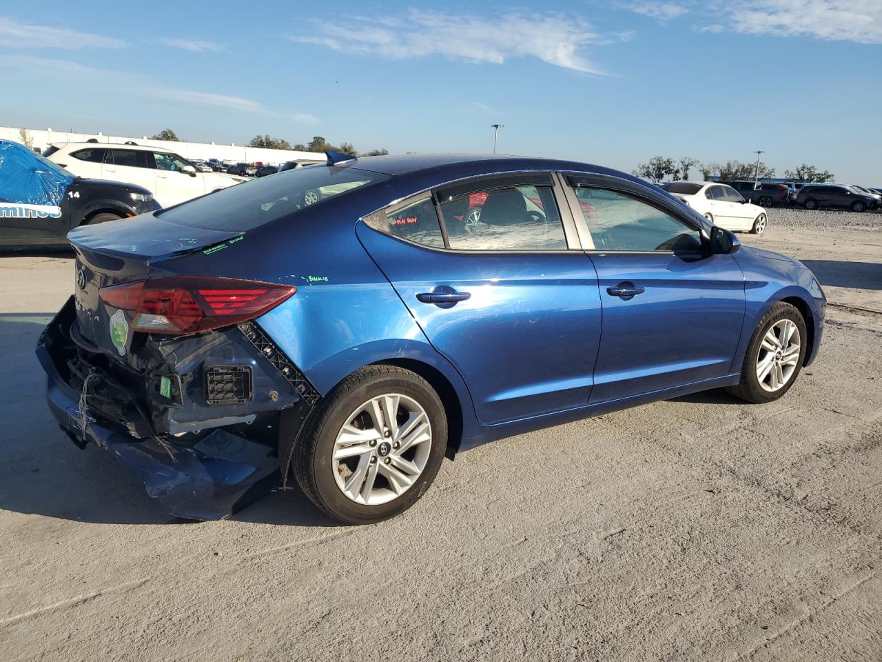 2020 Hyundai Elantra - Image 3