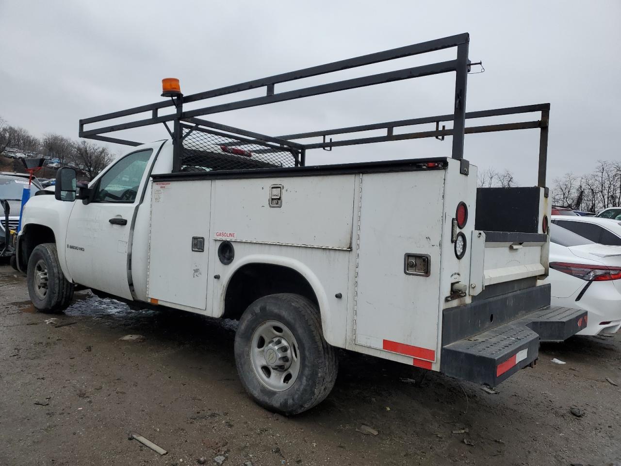 2009 Chevrolet Silverado - Image 2