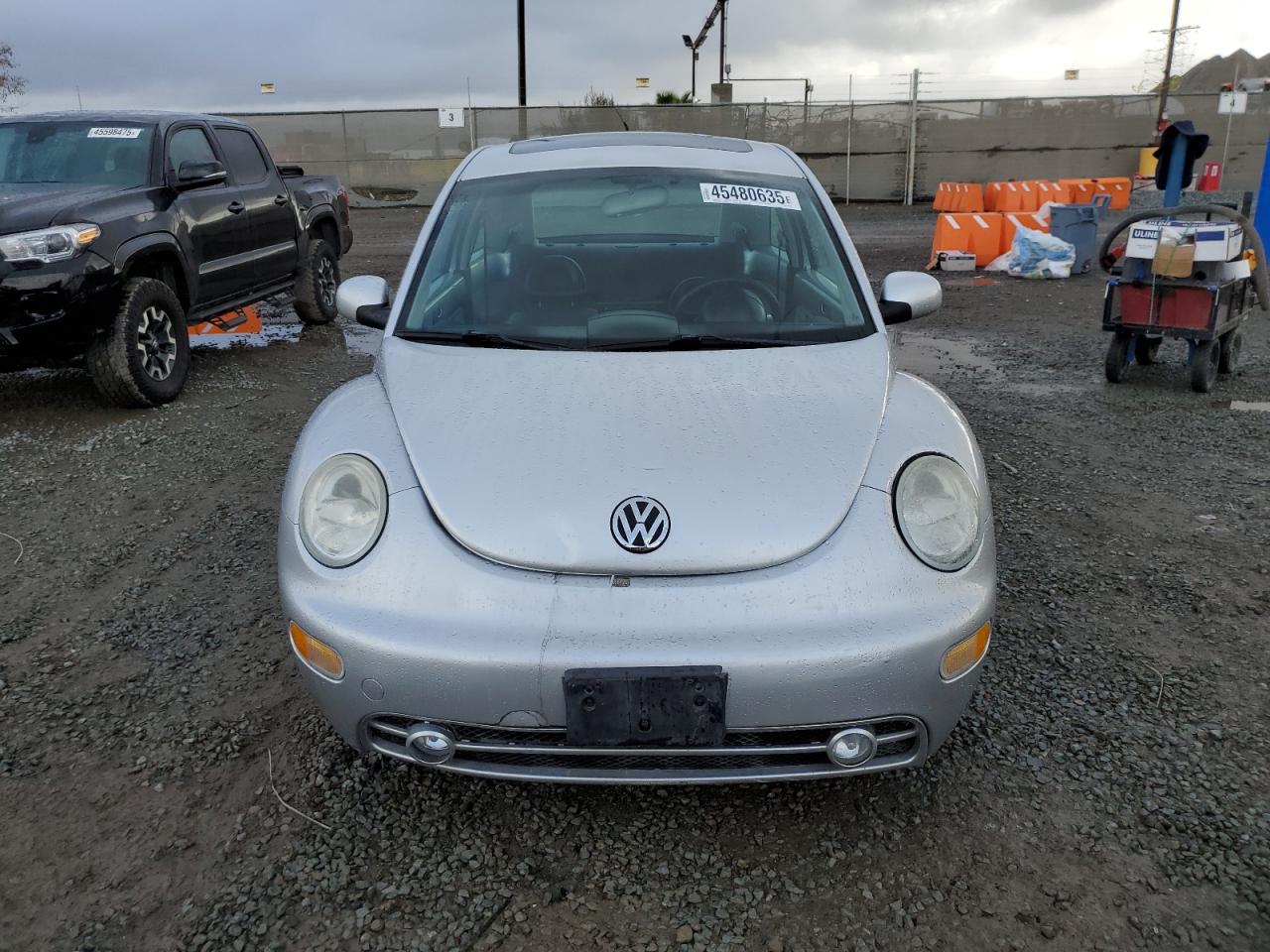 2001 Volkswagen Beetle - Image 5