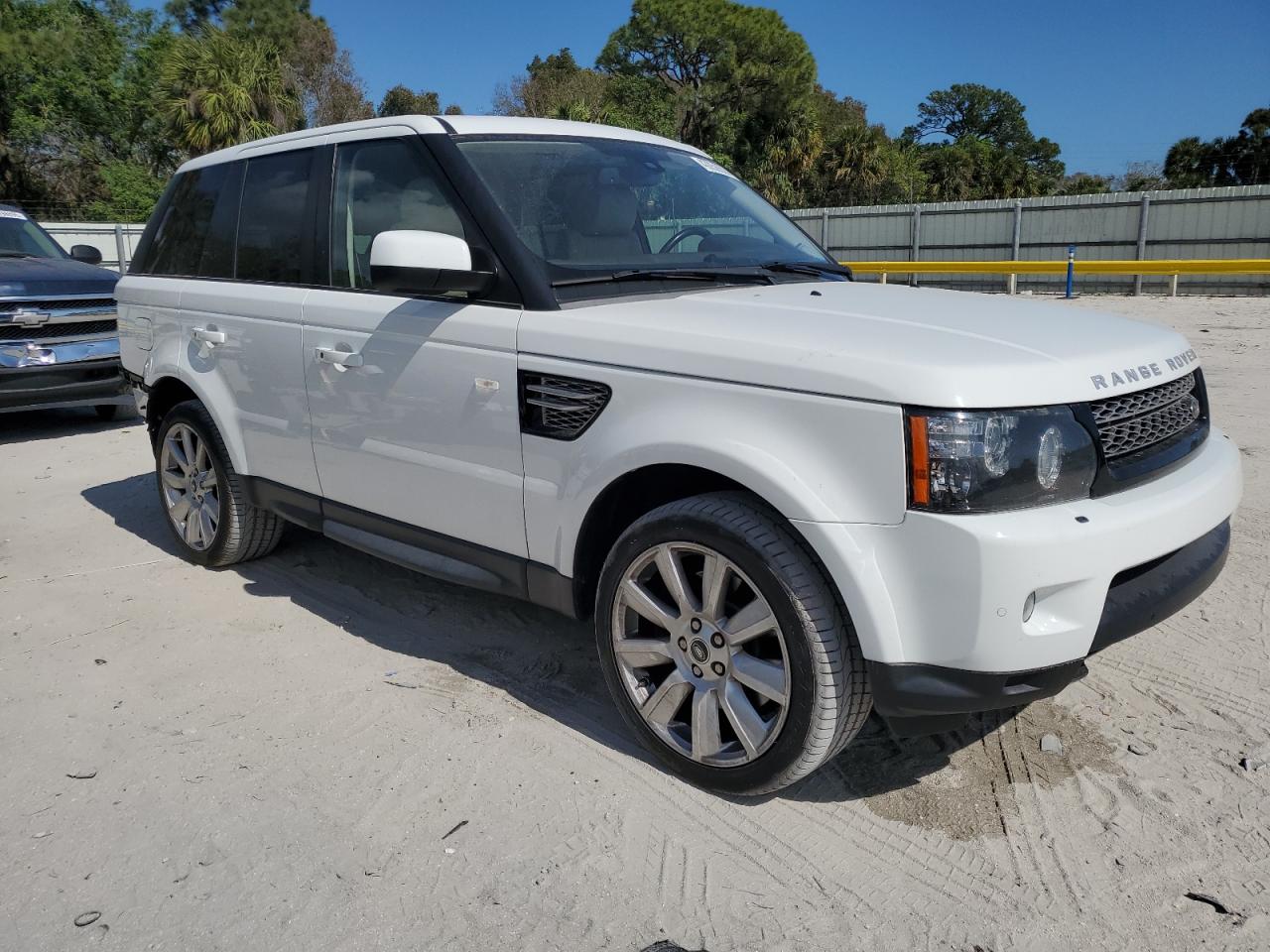 2013 Land Rover Range Rover - Image 4
