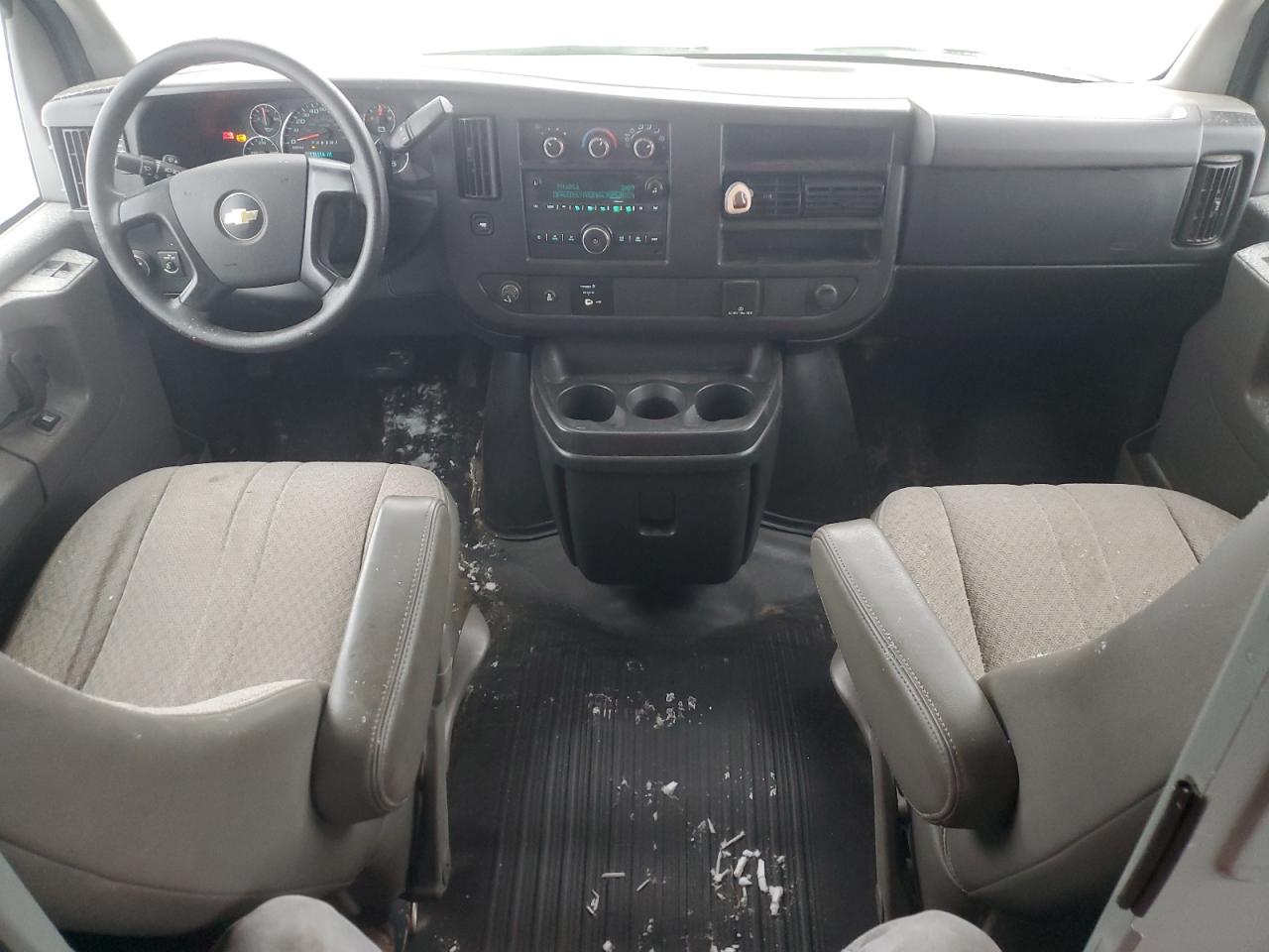2015 Chevrolet Express - Image 8