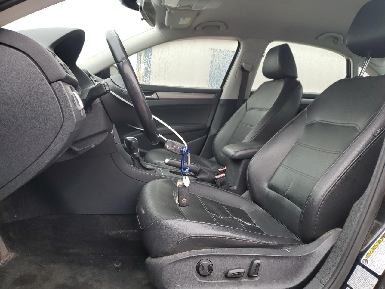 2015 Volkswagen Passat - Image 7