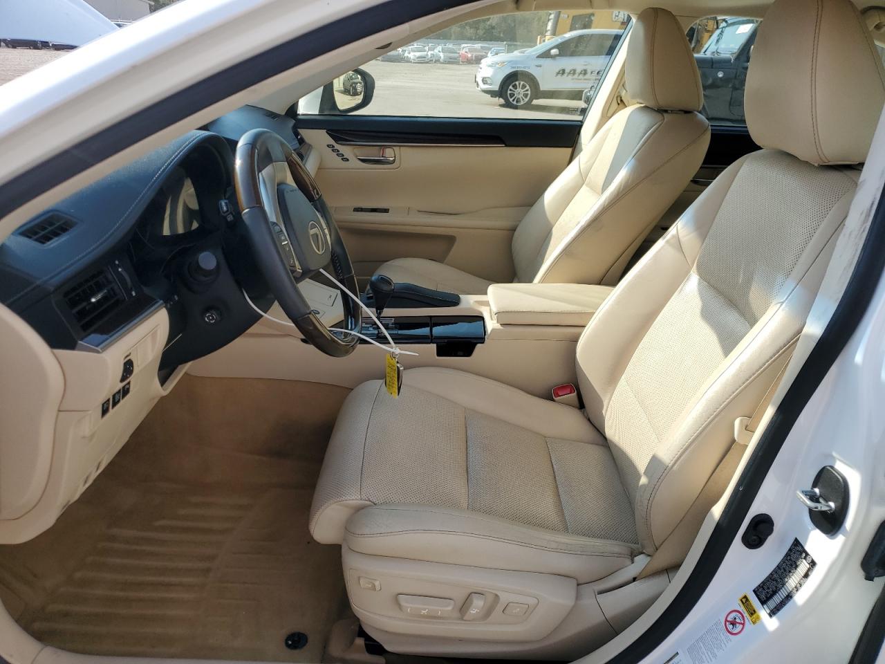 2014 Lexus ES - Image 7