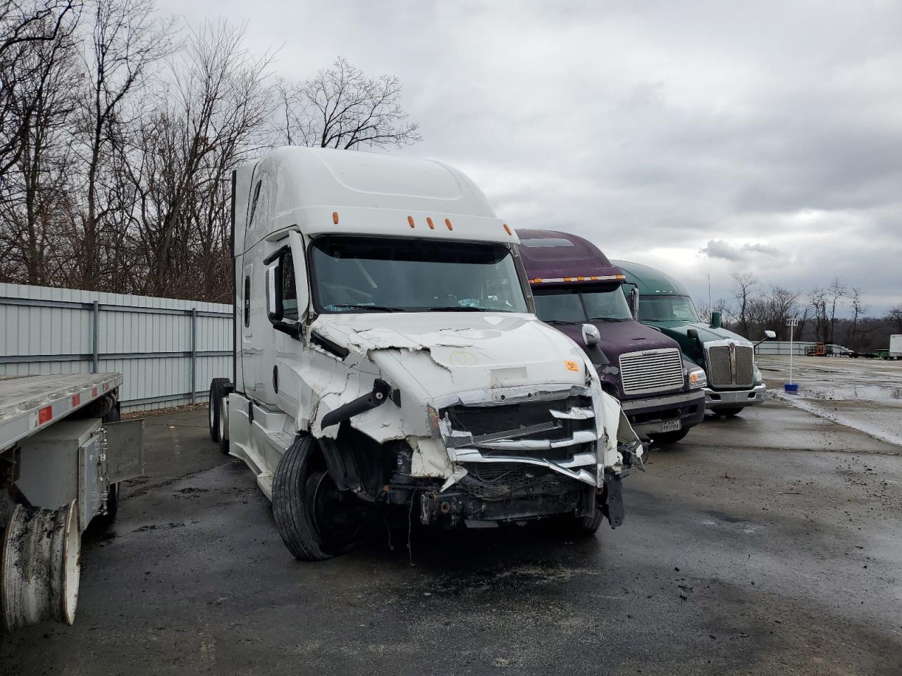 2020 Freightliner Cascadia 126 იყიდება West Mifflin-ში, PA - Front End