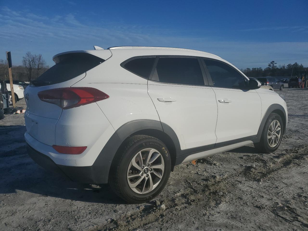 2017 Hyundai Tucson - Image 3