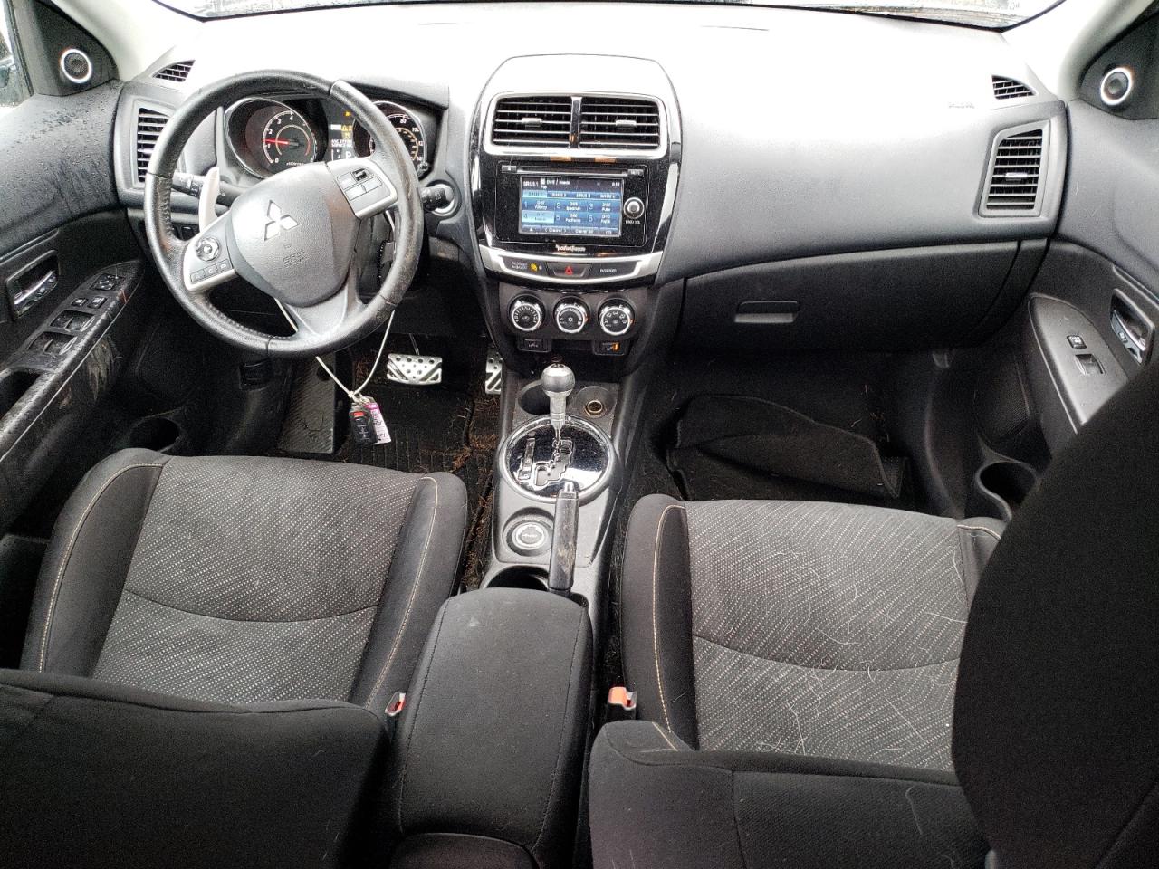 2015 Mitsubishi Outlander - Image 8