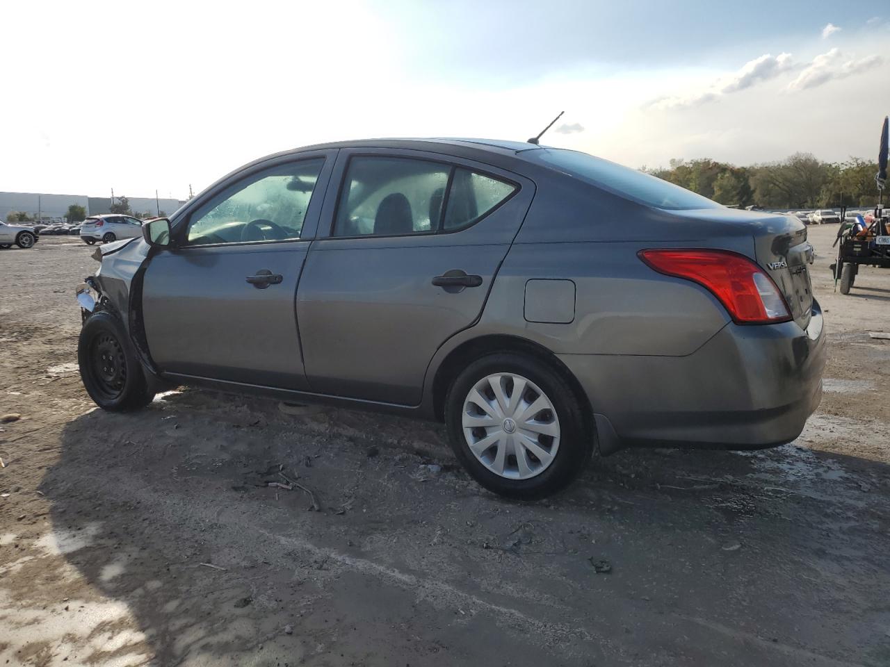 2016 Nissan Versa - Image 2