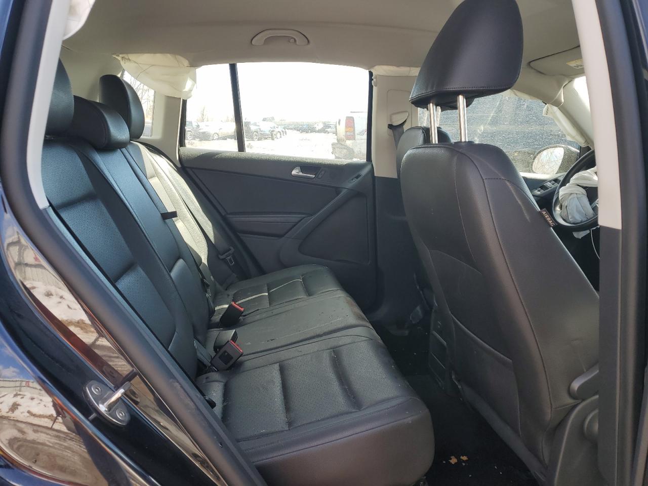 2017 Volkswagen Tiguan - Image 10