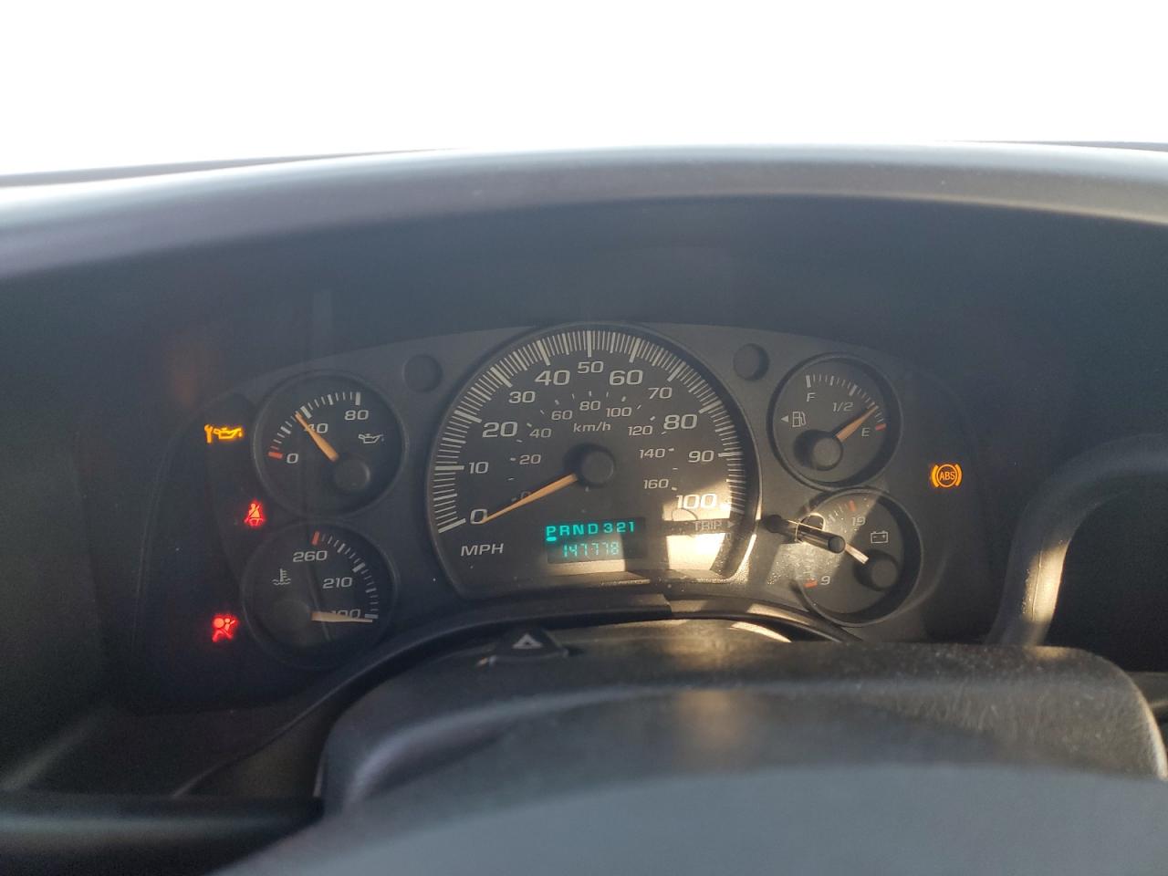 2005 Chevrolet Express - Image 9