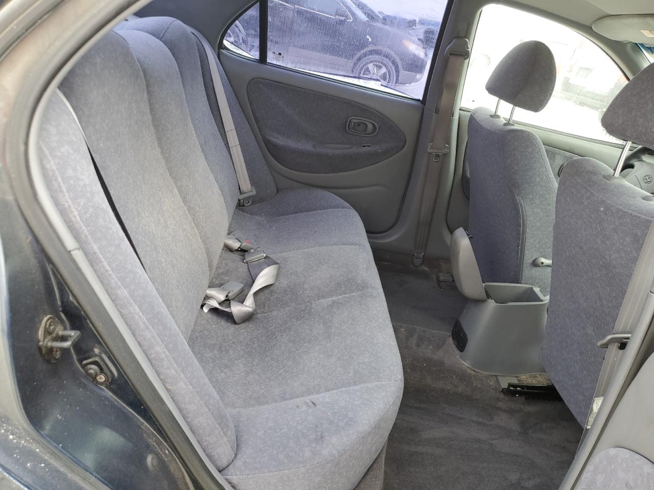 2000 Hyundai Elantra - Image 10