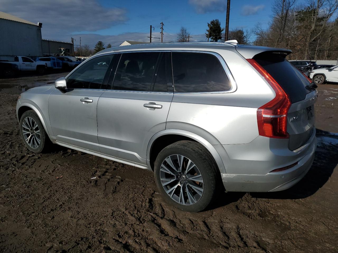 2022 Volvo XC90 - Image 2