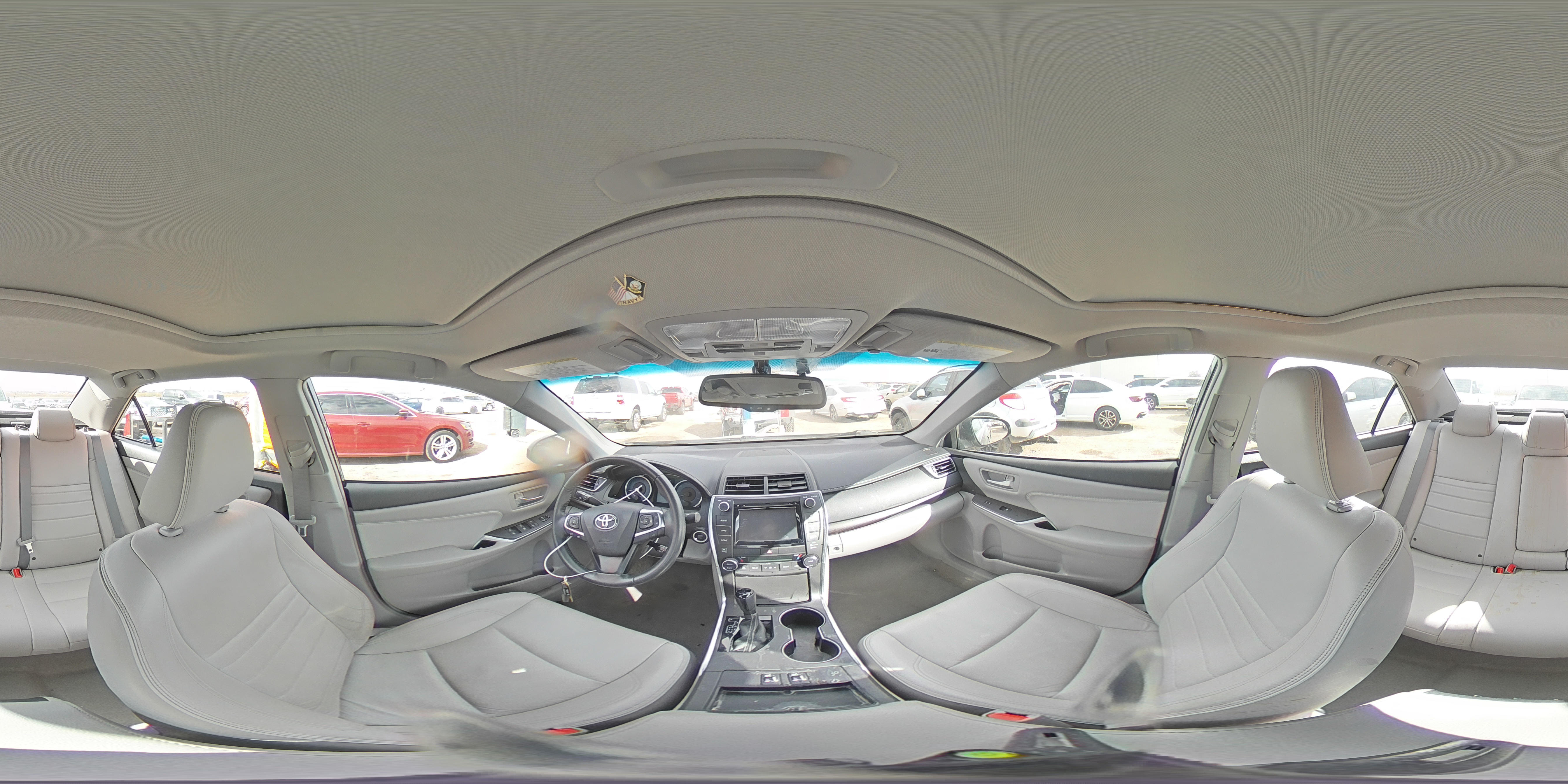 2015 Toyota Camry - Image 13