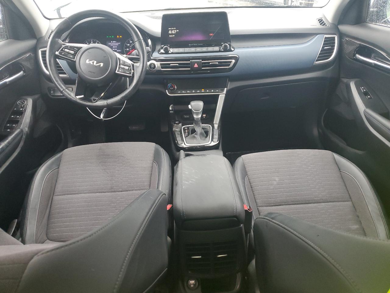2023 Kia Seltos - Image 8