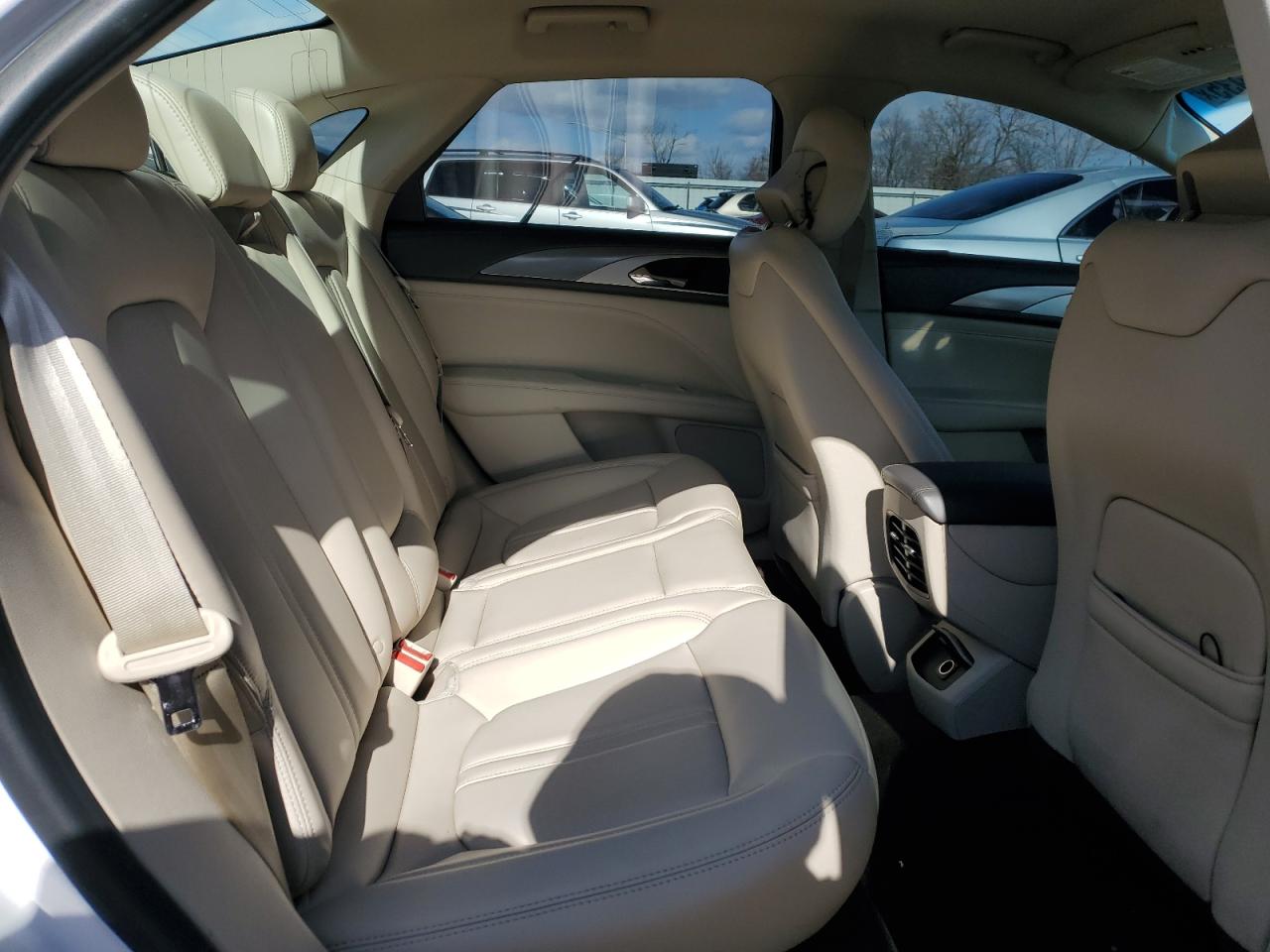 2018 Lincoln MKZ - Image 10
