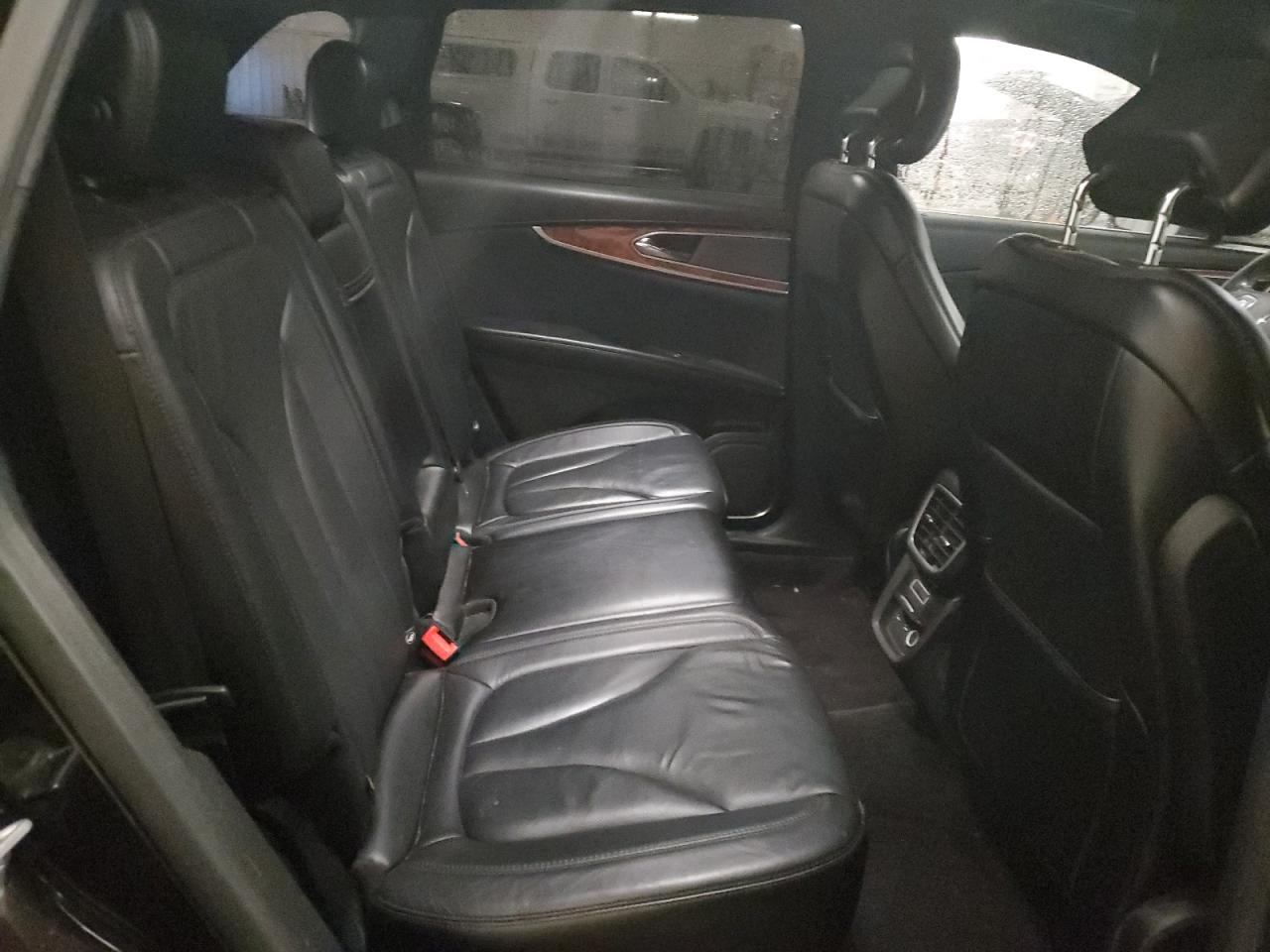 2016 Lincoln MKX - Image 11