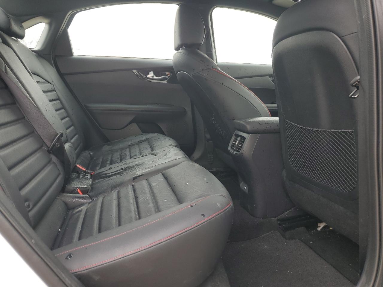 2024 Kia Forte - Image 10