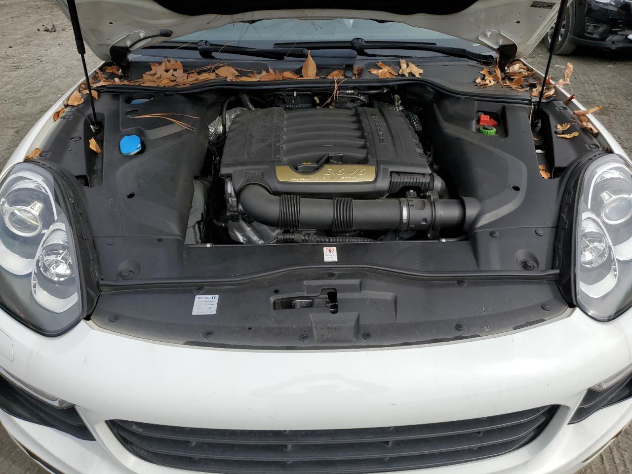 2017 Porsche Cayenne - Image 12