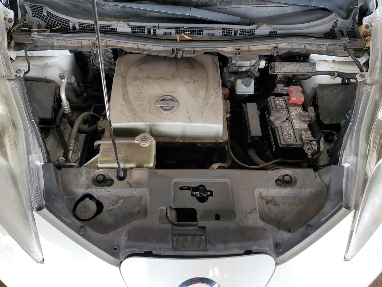 2015 Nissan Leaf - Image 11