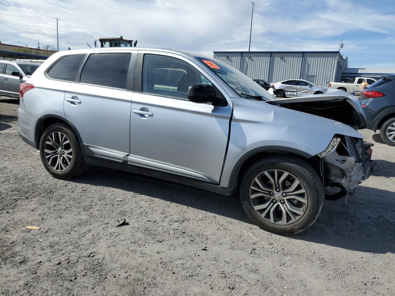 2016 Mitsubishi Outlander - Image 4