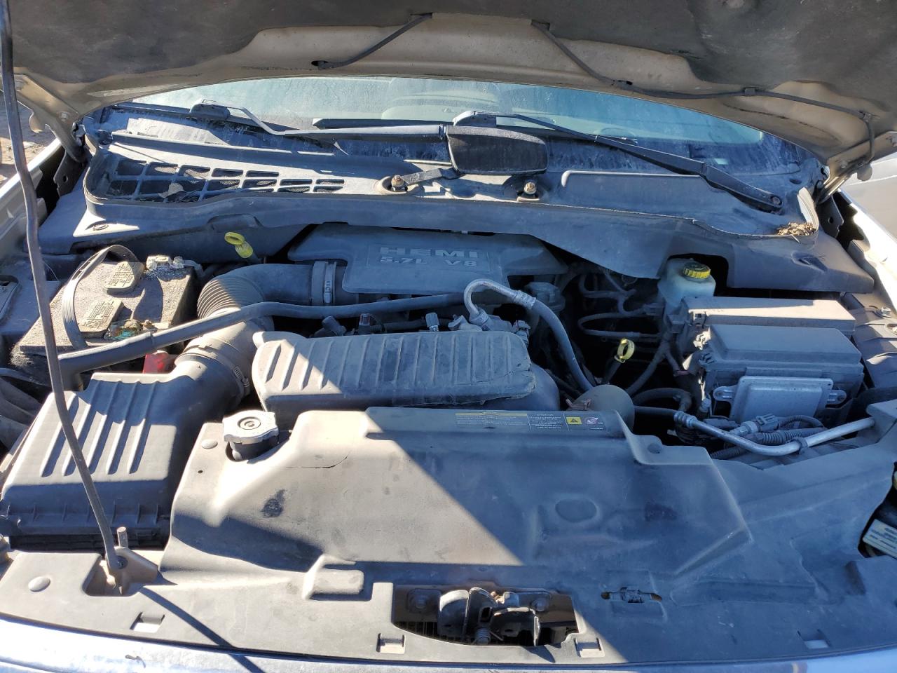 2008 Chrysler Aspen - Image 13