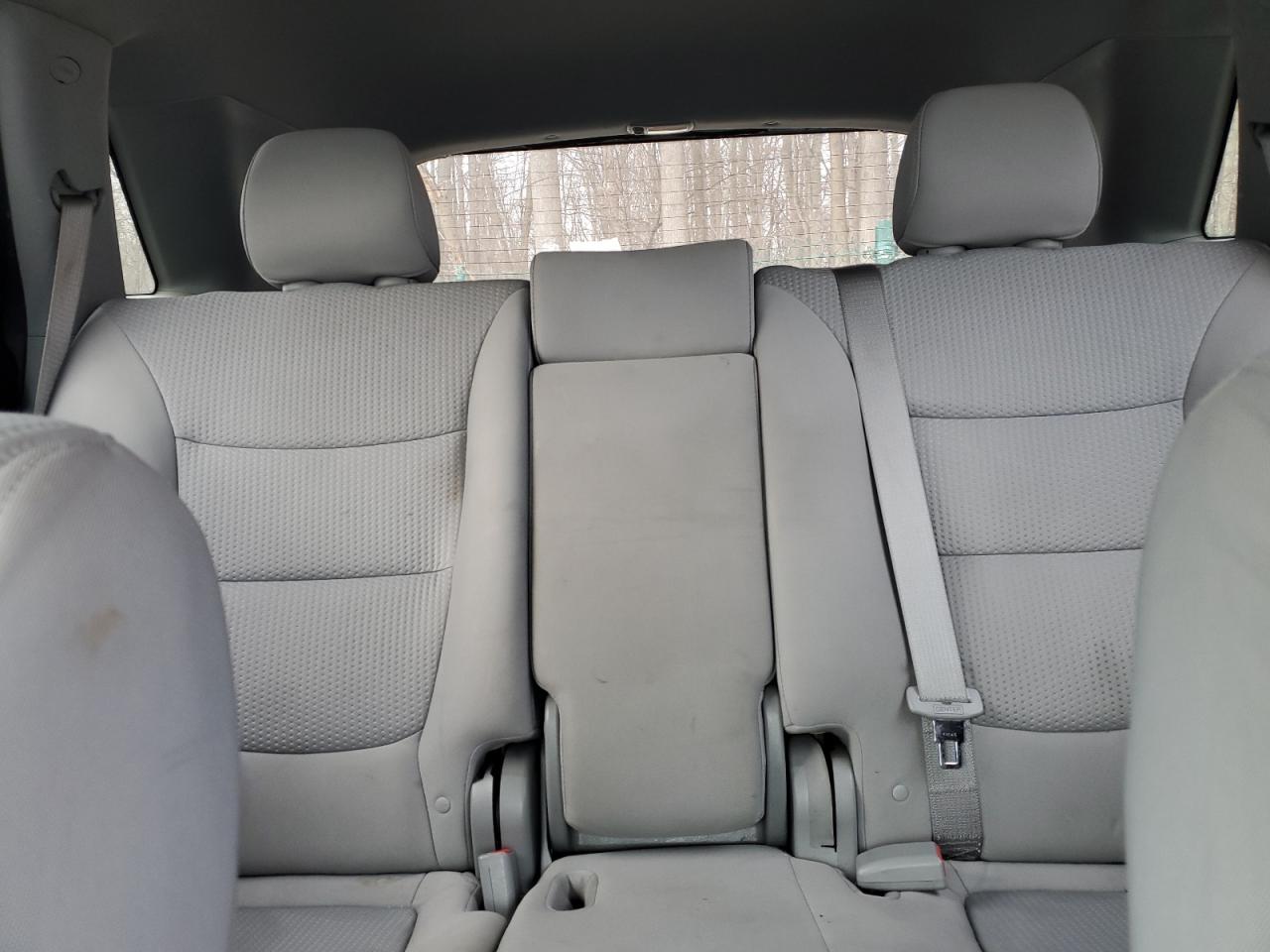 2011 Kia Sorento - Image 10