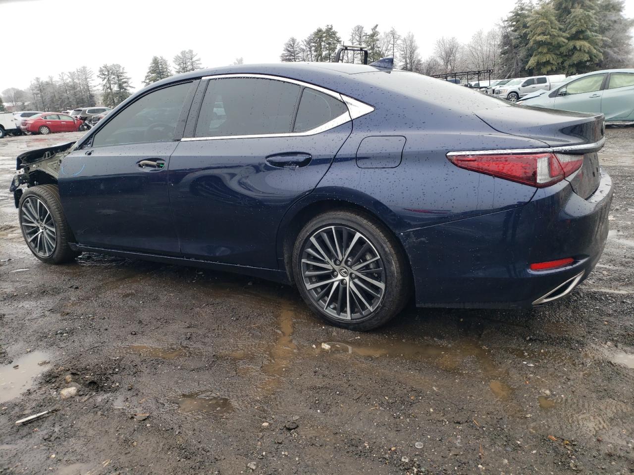 2022 Lexus ES - Image 2
