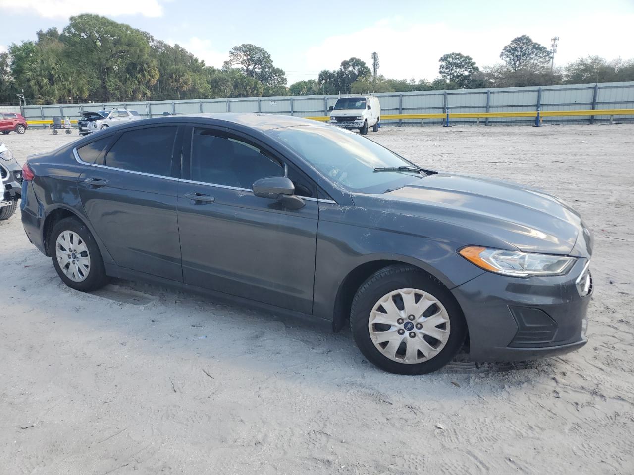 2020 Ford Fusion - Image 4