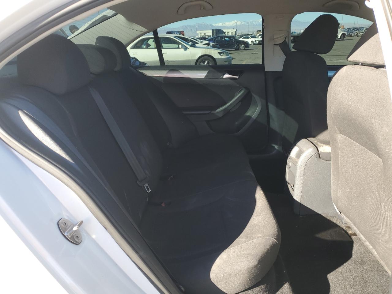 2016 Volkswagen Jetta - Image 10