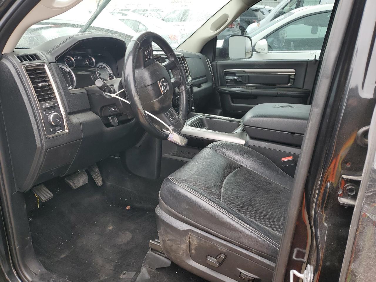 2016 RAM 1500 - Image 7