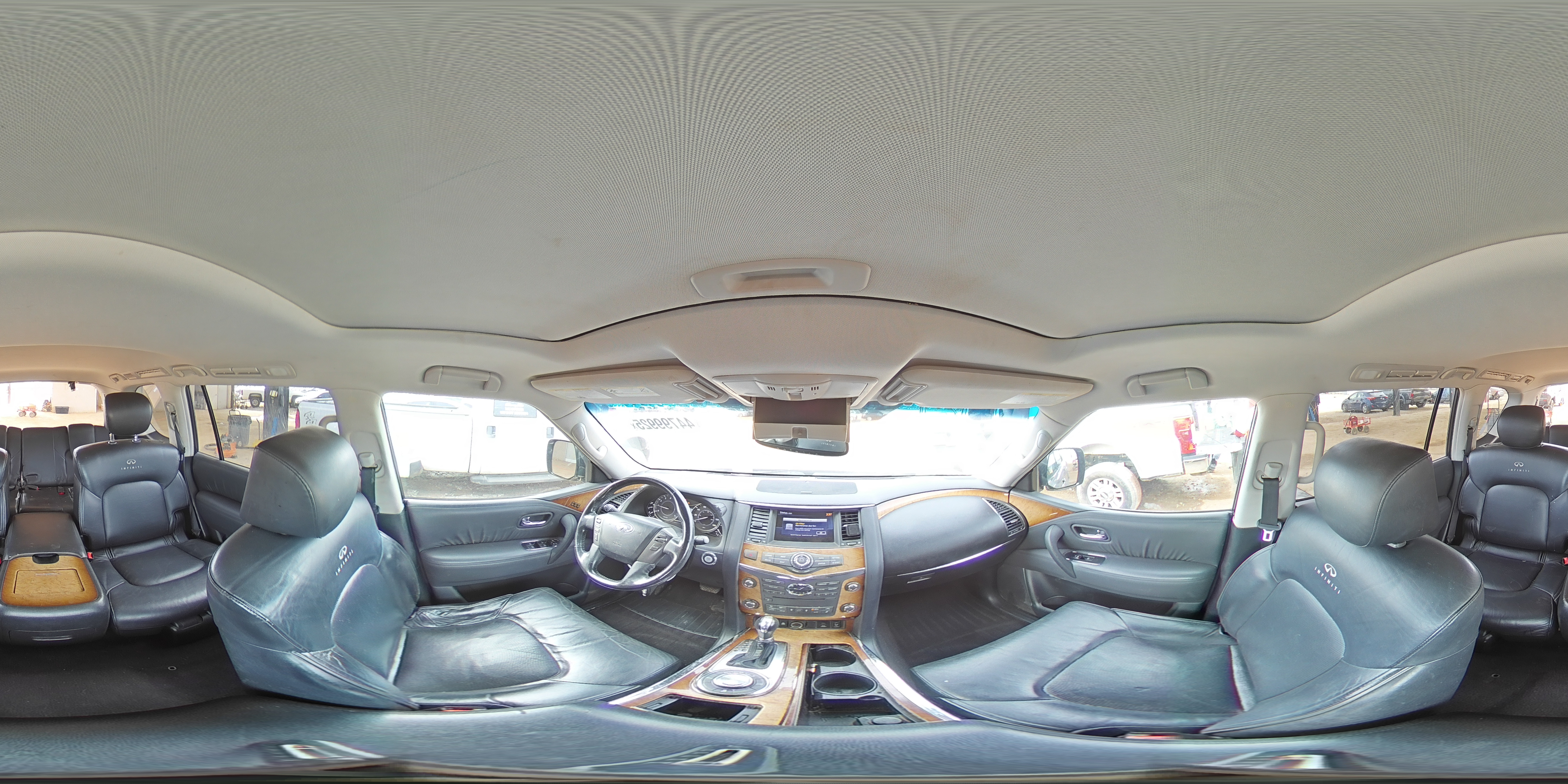 2011 Infiniti QX56 - Image 14