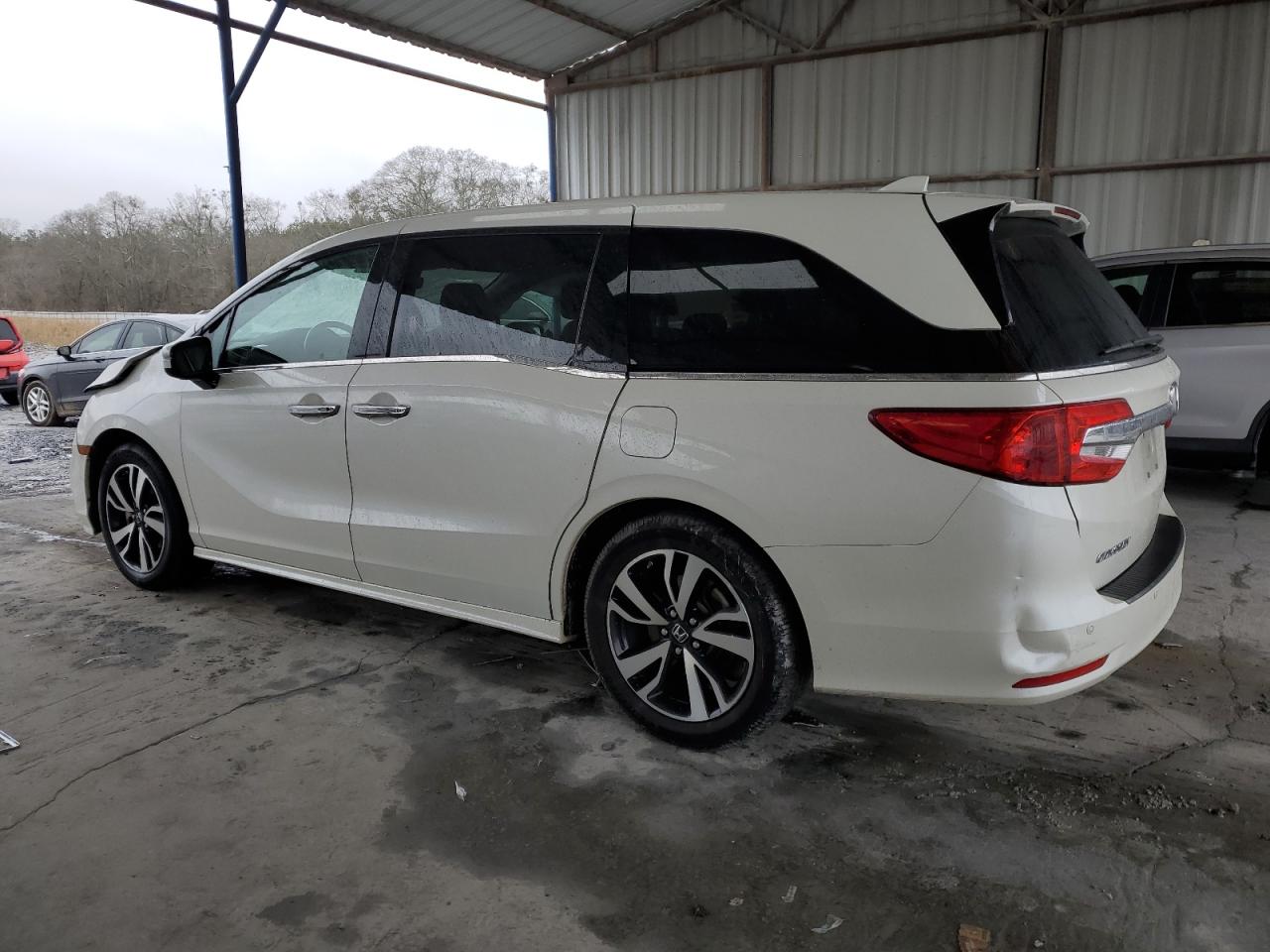 2018 Honda Odyssey - Image 2