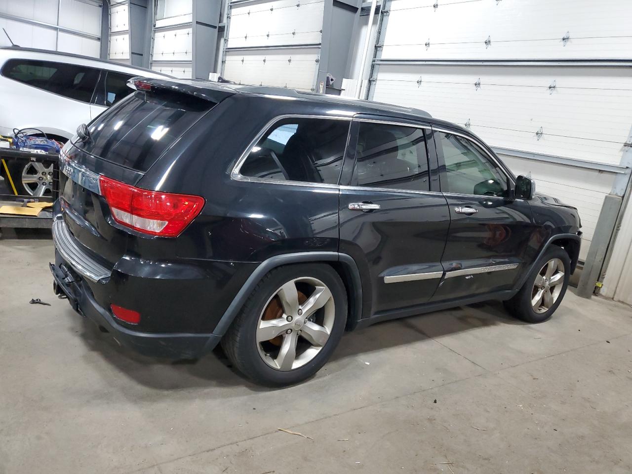 2012 Jeep Grand Cherokee - Image 3