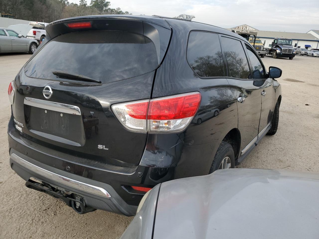 2014 Nissan Pathfinder - Image 3
