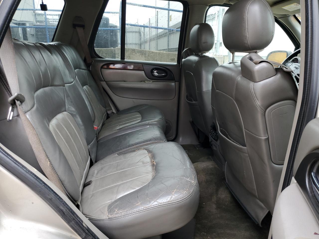 2002 GMC Envoy - Image 11