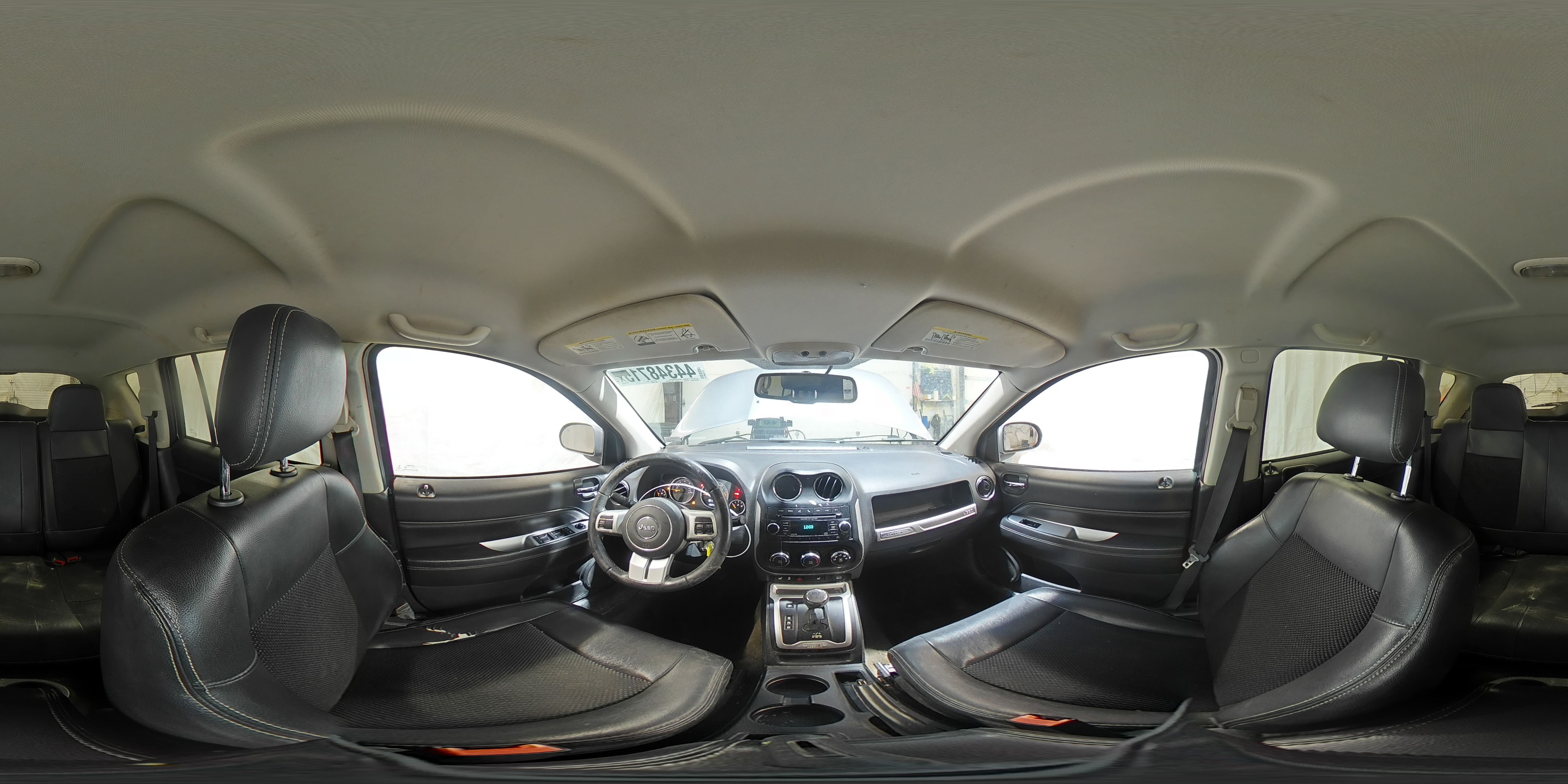 2017 Jeep Compass - Image 16