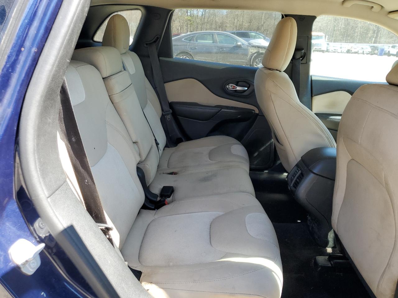 2016 Jeep Grand Cherokee - Image 11
