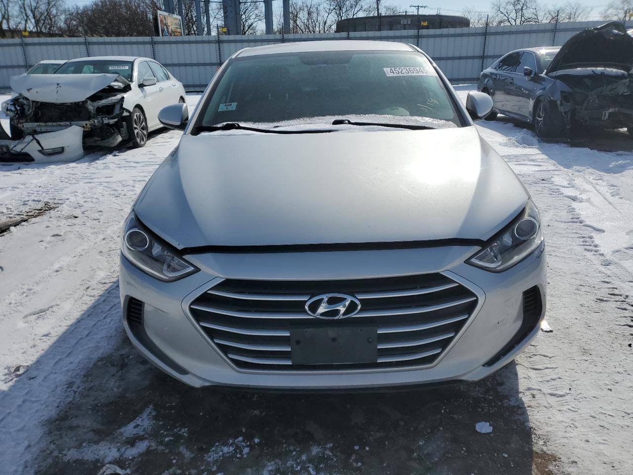 2017 Hyundai Elantra - Image 5