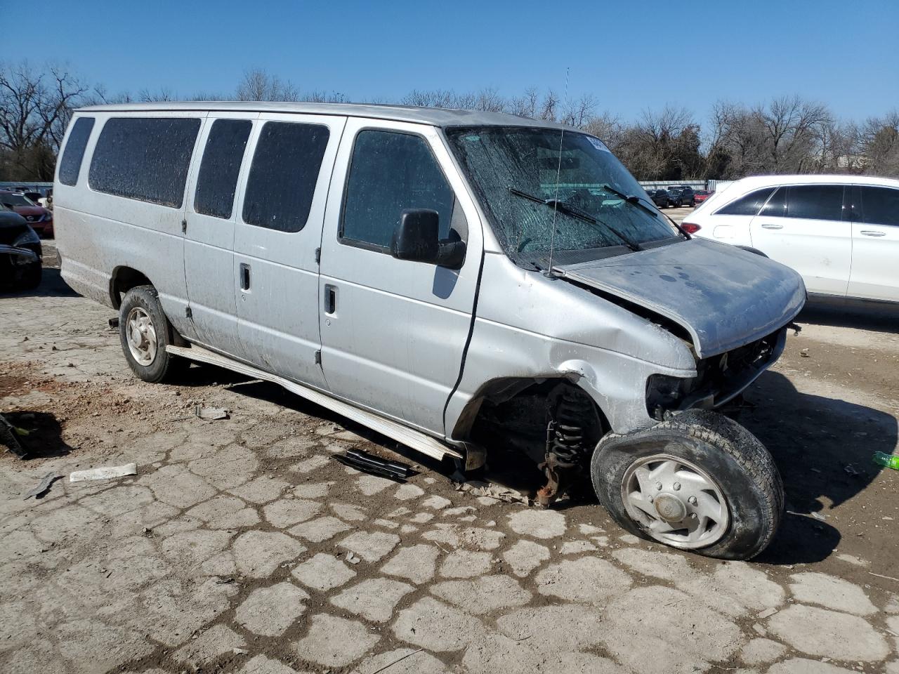 2005 Ford Econoline - Image 4