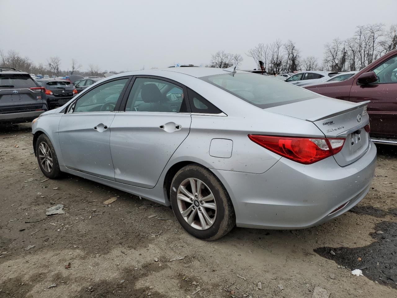 2012 Hyundai Sonata - Image 2