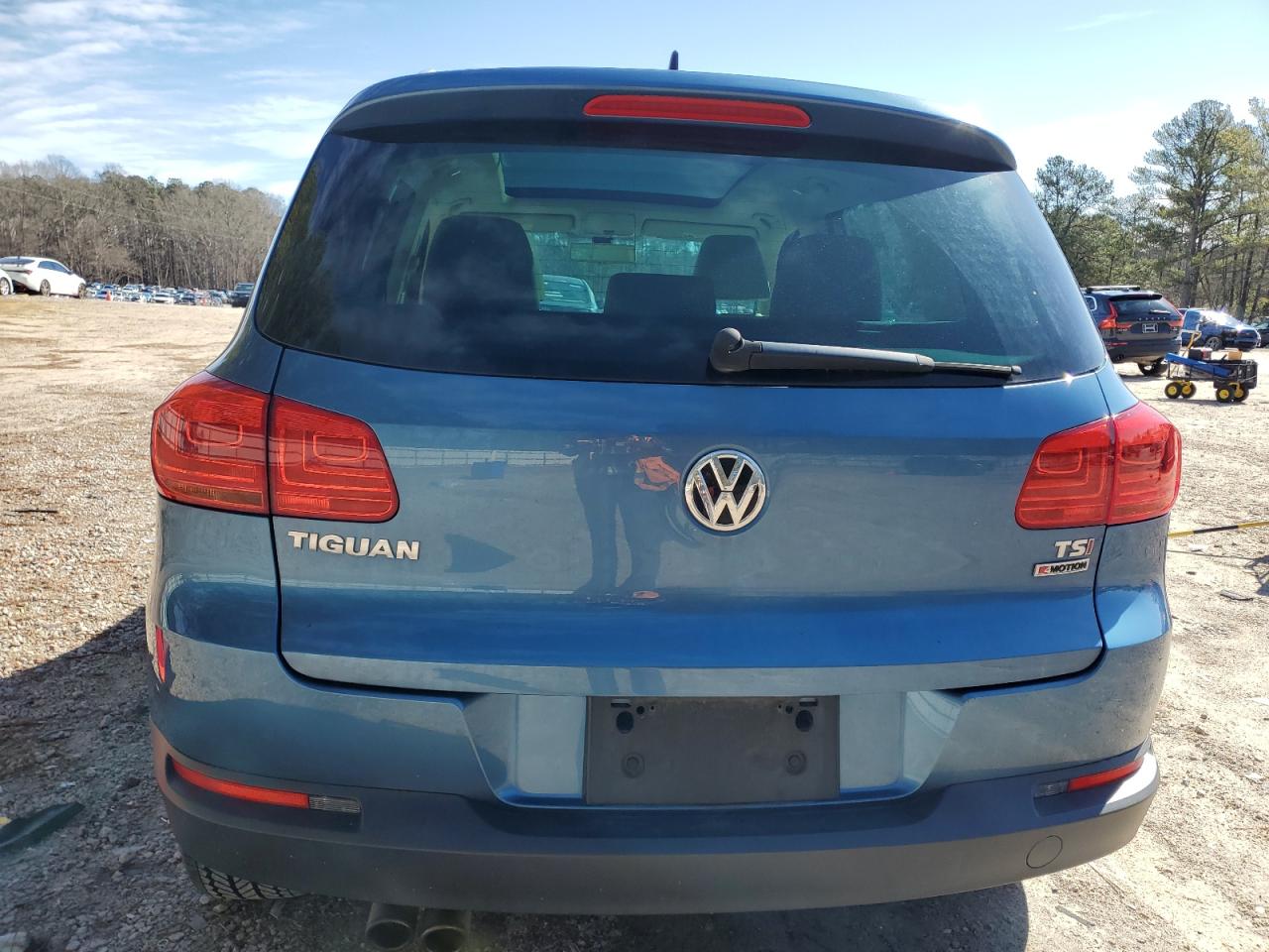 2017 Volkswagen Tiguan - Image 6