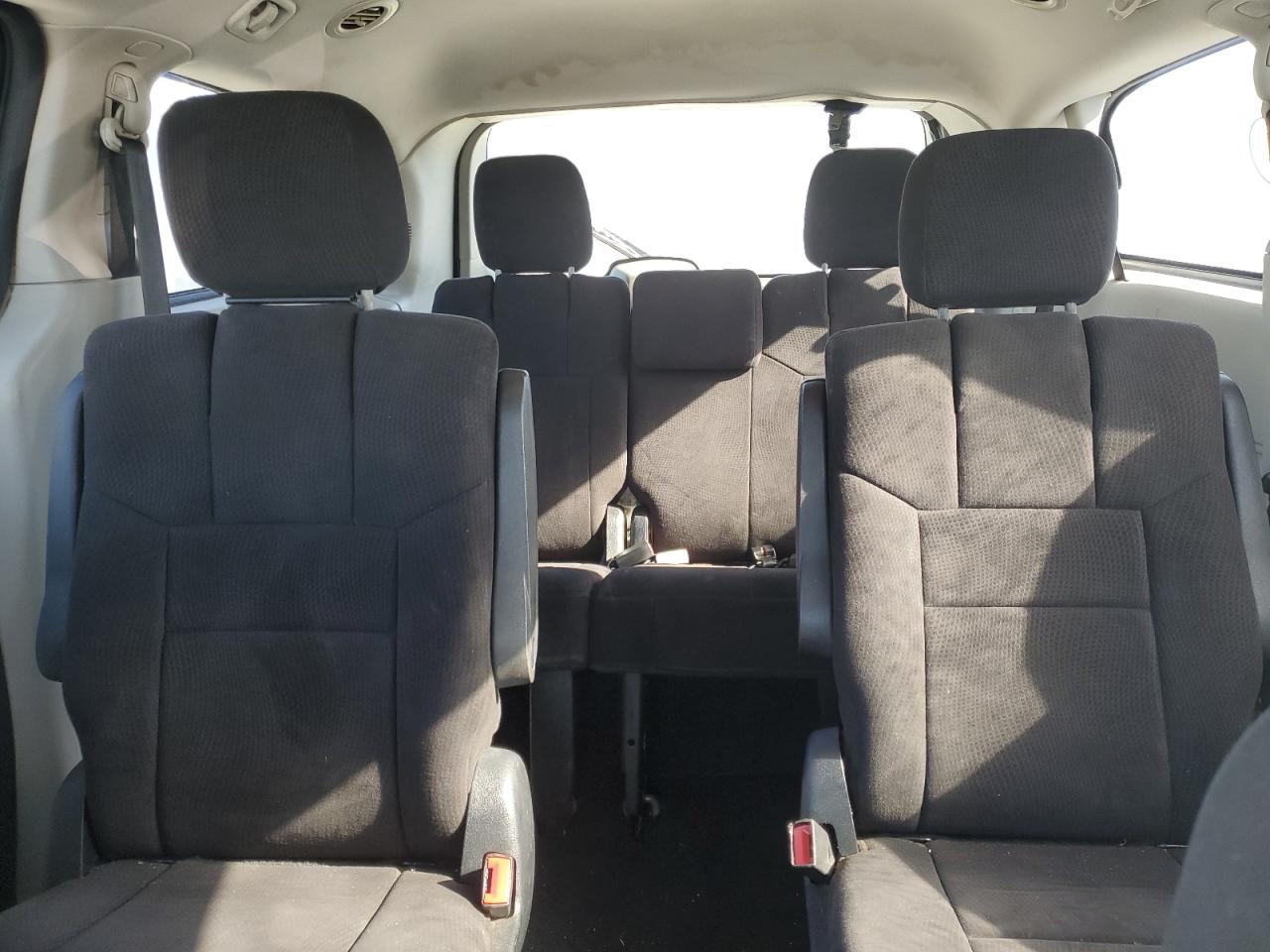 2011 Dodge Caravan - Image 10